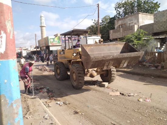 حملة لرفع المُخلفات المتراكمة بخنفر (صور)