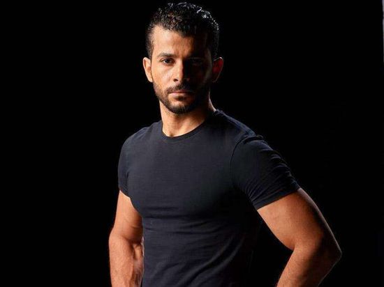 رامز أمير :مثلي الأعلى في الأكشن أحمد السقا