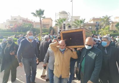 صور جنازة الراحل عزت العلايلى