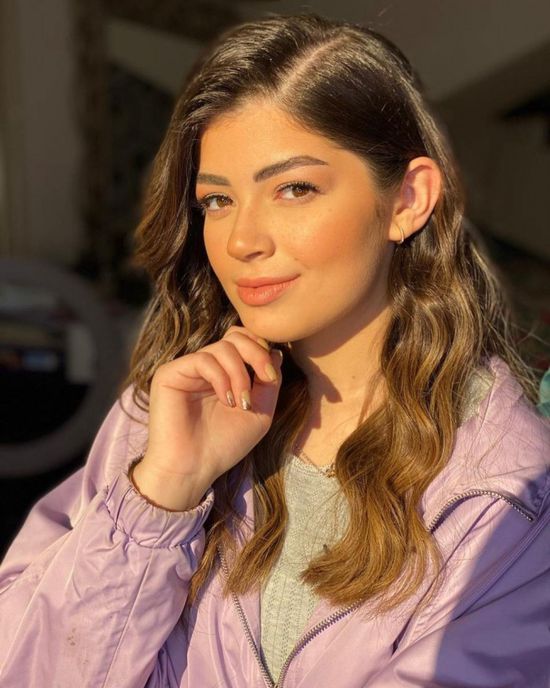 ليلى أحمد زاهر تستعرض أحدث إطلالتها (فيديو وصور)