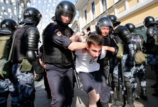 الشرطة الروسية تشن حملة اعتقالات جديدة ضد أنصار نافالني