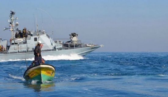  زوارق بحرية تابعة للاحتلال الإسرائيلي تطلق النار على مراكب الصيادين قبالة غزة
