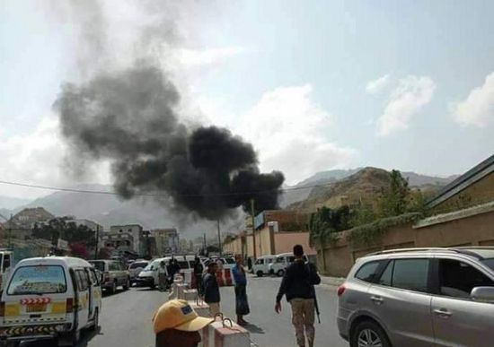 قصف حوثي يحرق محطة وقود بمن داخلها في تعز