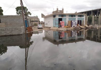 بحيرات الصرف الصحي تحتل الشوارع الخلفية في زنجبار