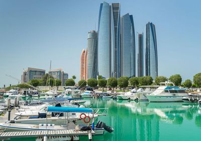 للحد من كورونا.. قرارات جديدة من أبو ظبي بشأن الطاقة الاستيعابية للنشاطات ‏الاقتصادية والسياحية‏