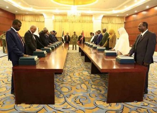  رئيس الوزراء السوداني يقيل الحكومة تمهيدًا لإعلان التشكيل الوزاري الجديد