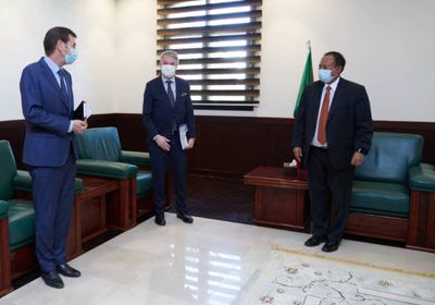 حمدوك يبحث مع مبعوث الاتحاد الأوروبي قضايا مختلفة