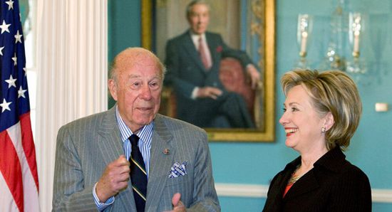 وفاة وزير الخارجية الأمريكي السابق جورج شولتز