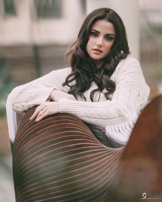 درة تشارك جمهورها أحدث إطلالتها (صور)