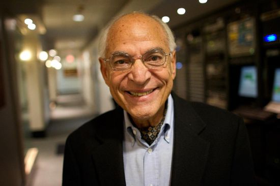 فاروق الباز: مسبار الأمل أثبت رؤية محمد بن راشد في دعم الشباب الإماراتي