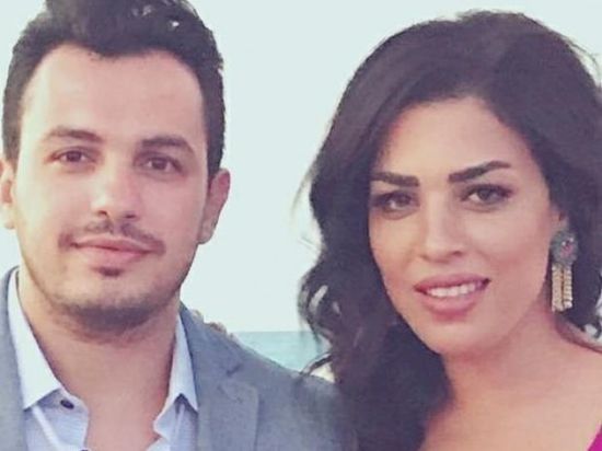 أحمد إبراهيم يحتفل بعيد ميلاده مع زوجته (فيديو)