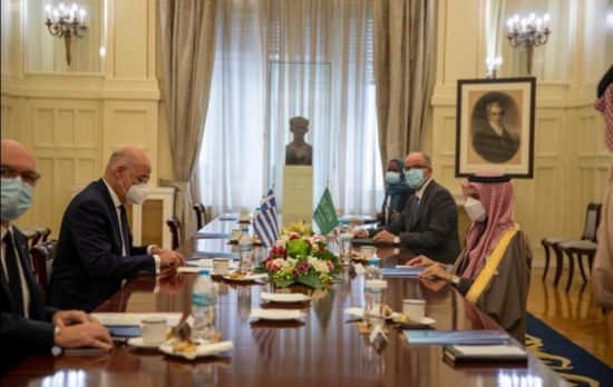 وزير الخارجية السعودي يعقد جلسة مباحثات رسمية مع نظيره اليوناني 