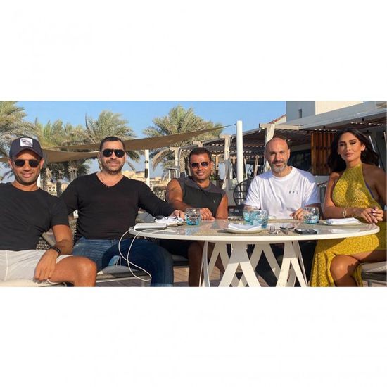 عمرو دياب بصحبة إنجي كيوان وطارق العريان من كواليس إعلانه المقبل