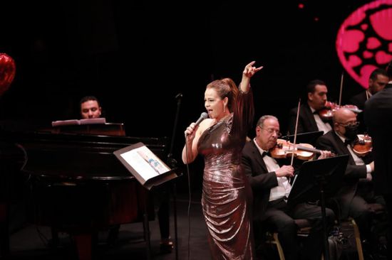 بالصور.. كارول سماحة تحتفل مع جمهورها بعيد الحب على مسرح دار الأوبرا المصرية