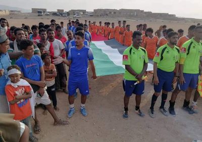 "خليفة الإنسانية" ترعى بطولة كرة القدم لمدارس الثانوية بسقطرى