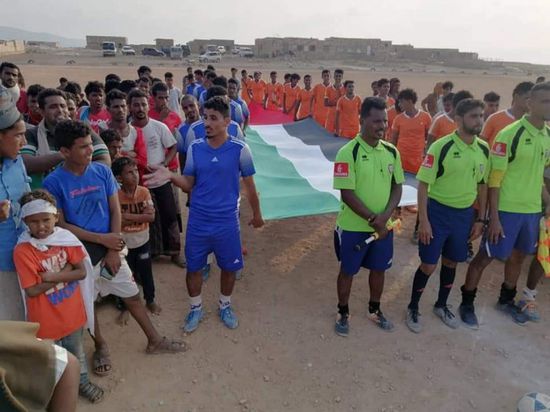 "خليفة الإنسانية" ترعى بطولة كرة القدم لمدارس الثانوية بسقطرى