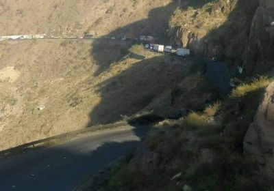 حادث مروري يقطع الطريق بين إب وصنعاء