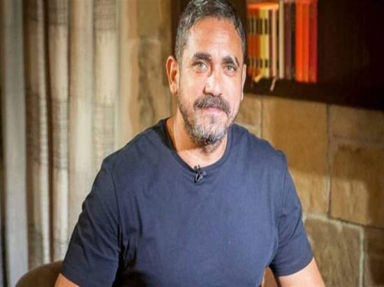 أمير كرارة يمازح أصدقائه في أحدث ظهور له (صور)