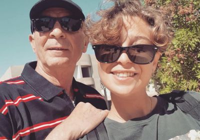 محمود حميدة بصحبة نجلته في ظهور جديد (صورة)