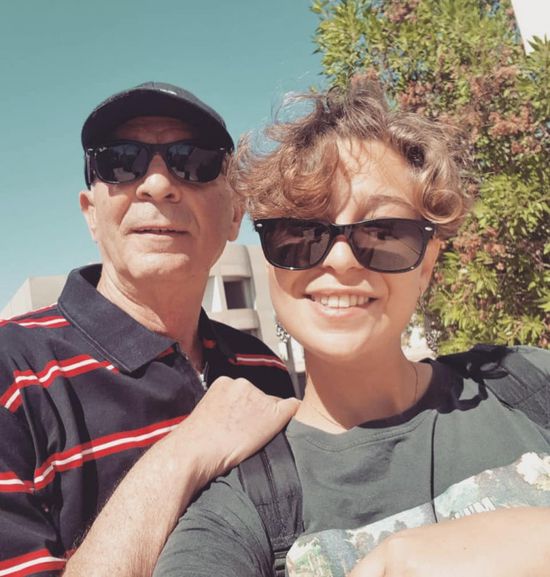 محمود حميدة بصحبة نجلته في ظهور جديد (صورة)