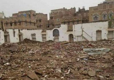 بمبررات واهية.. مليشيا الحوثي تهدم مسجدًا أثريًا بصنعاء
