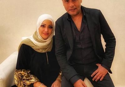 محمود عبدالمغني يحتفل بعيد الحب مع زوجته