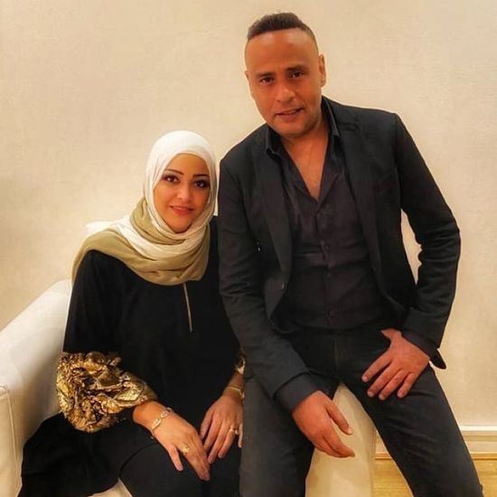 محمود عبدالمغني يحتفل بعيد الحب مع زوجته
