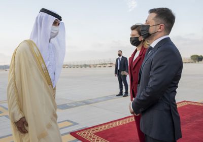 الرئيس الأوكراني يصل إلى الإمارات في زيارة عمل