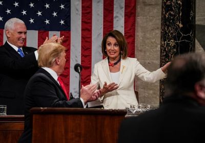 في أول تعليق.. بيلوسي تشن هجومًا حادًا على ترامب وأعضاء الشيوخ