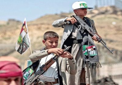 "البلاد": الحوثي يواصل التجنيد الإجباري للأطفال