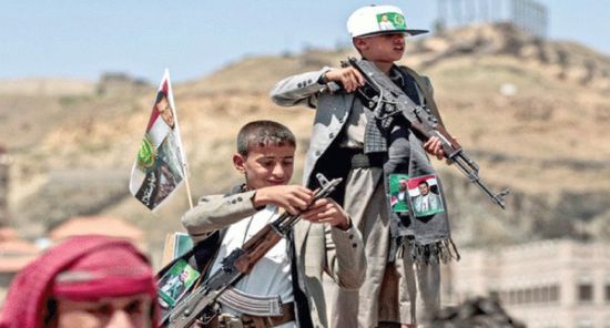 "البلاد": الحوثي يواصل التجنيد الإجباري للأطفال