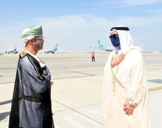 وزير الخارجية الإماراتي يجتمع مع نظيره العماني في السلطنة