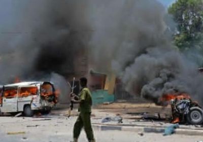  إصابة 7 أشخاص وتدمير 8 سيارات في مقديشو