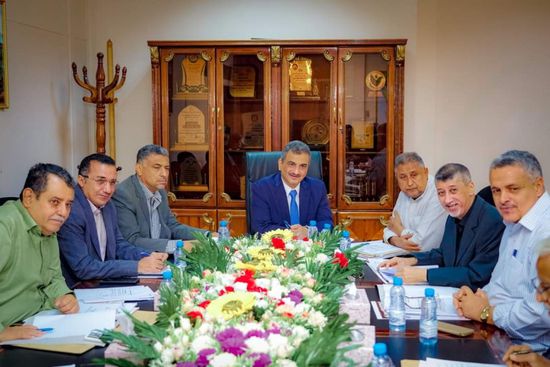 لملس يطلع على نشاط صندوق النظافة وسبل تنمية موارده