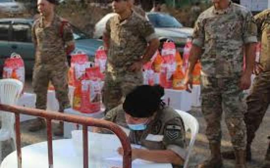الجيش اللبناني يتولى توزيع المساعدات المقررة للفئات الأكثر احتياجا