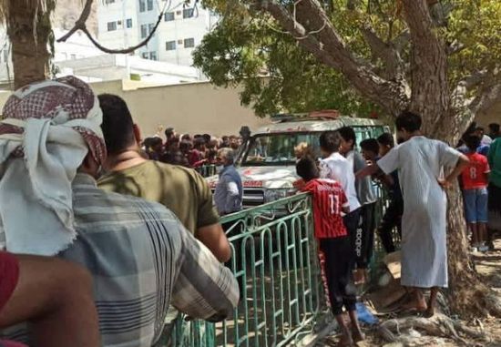 وفاة عاملين في انفجار خط الصرف الصحي ببريد المكلا