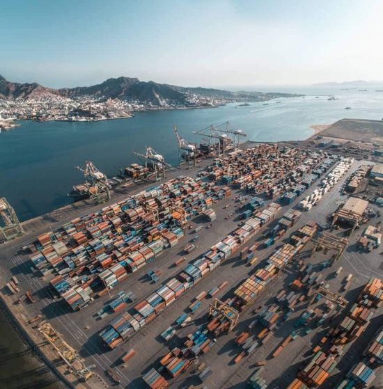 ميناء عدن يتداول 50 ألف حاوية في يناير