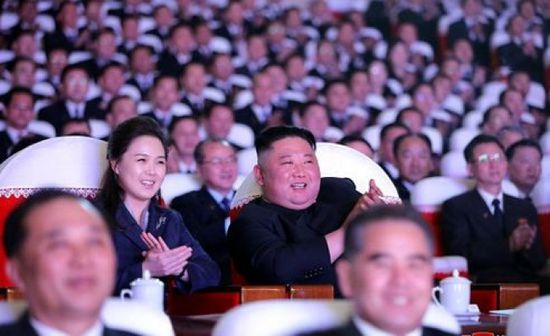 ظهور زوجة زعيم كوريا الشمالية لأول مرة في الإعلام