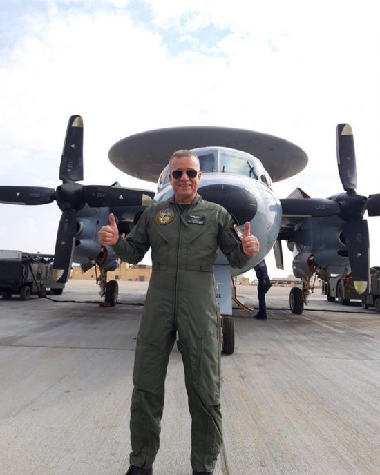 شريف منير ينشر صورته من كواليس "السرب"