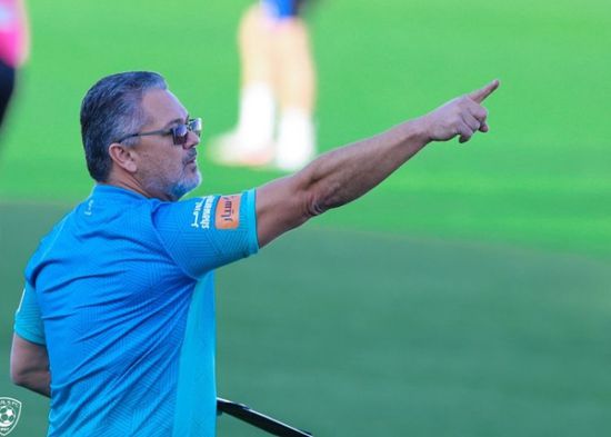 تقرير: ميكالي يستمر في تدريب الهلال حتى نهاية الموسم