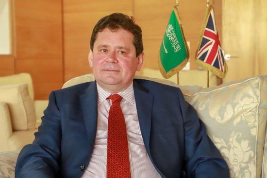 نيل كرومبتون يدين الهجمات الحوثية تجاه السعودية ومأرب