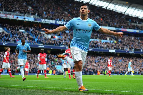 مانشستر سيتي ينفرد بصدارة الدوري عبر إيفرتون