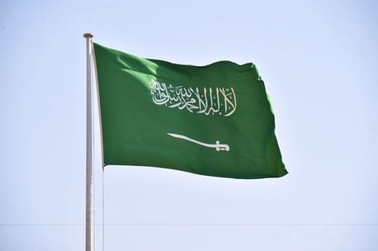 عكاظ: السعودية تلجم التمدد الإيراني والمليشيات الحوثية