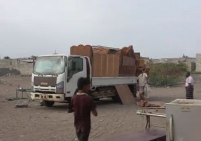 بالفيديو.. أسرة تهرب من القصف الحوثي بحي منظر