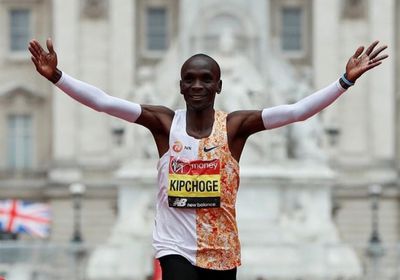 الكيني كيبشوج يشارك في سباق ماراثون هامبورج في أبريل المقبل