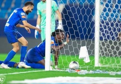 الهلال يهزم الاتفاق بثلاثية ويواصل مطاردة الصدارة في الدوري السعودي