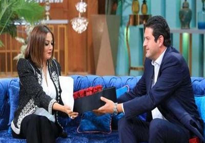بشرى تكشف كواليس قصة حبها لزوجها سالم هيكل (فيديو)