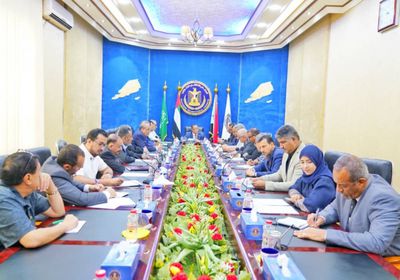 رئاسة الانتقالي تدعو حكومة المناصفة لمعالجة الأوضاع الحالية