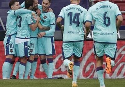 ليفانتي يحبط أتلتيكو مجددا وينعش آمال ريال مدريد وبرشلونة في الدوري الإسباني