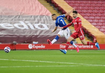 ليفربول يواصل السقوط بالبريميرليج ويخسر أمام إيفرتون بثنائية في أنفيلد